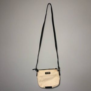 Tommy Hilfiger Bags - ⭐️ 2/$30 Vintage Tommy Hilfiger Crossbody Bag Tommy Hilfiger Bags - ⭐️ 2/$30 Vintage Tommy Hilfiger Crossbody Bag